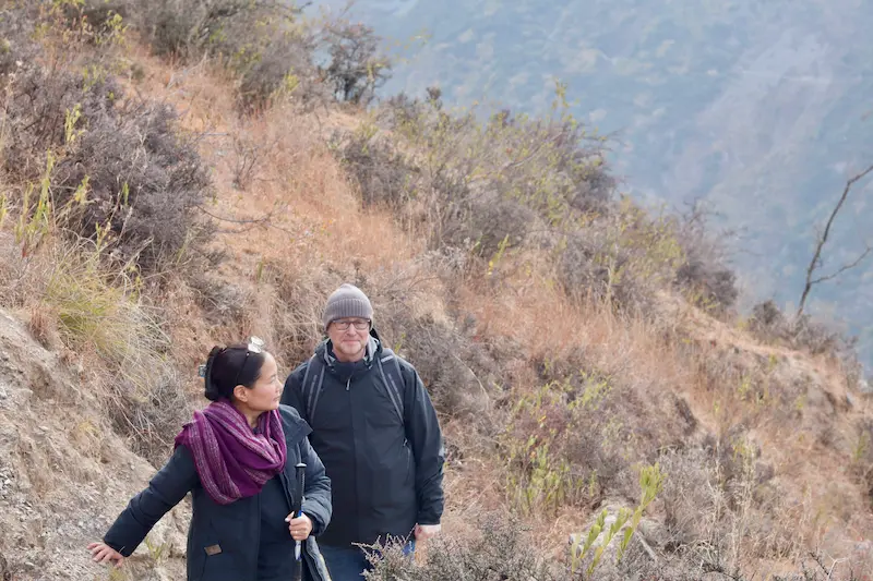 Two guests hiking in Tiger Leaping Gorge, Yunnan.