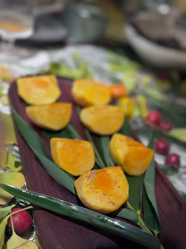 Citrus course on banana leaf, highlight from the Yunnan vegan fine dining tour